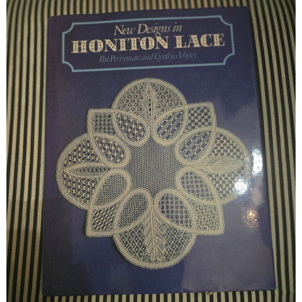 Vintage New Designs in Honiton Lace by Pat Perryman Cynthia Voysey - Picture 8 of 8